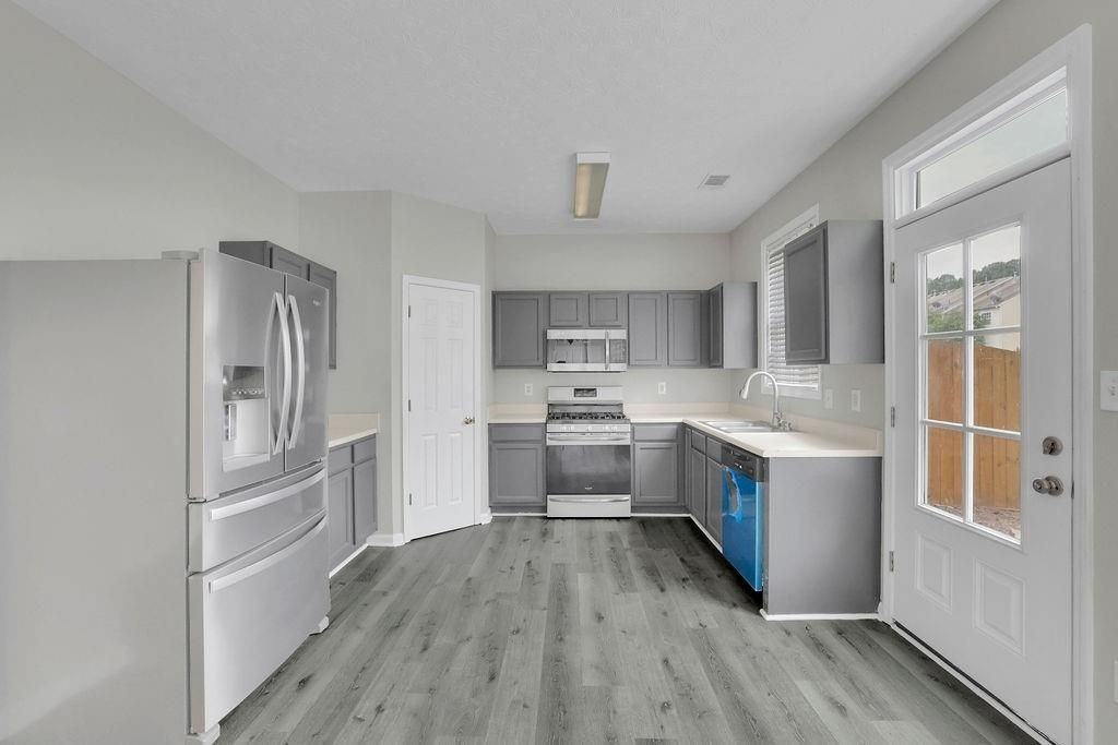 3081 Kentmere Dr - Photo 6 of 27