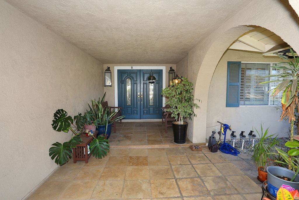 1800 Yermo Pl - Photo 7 of 50