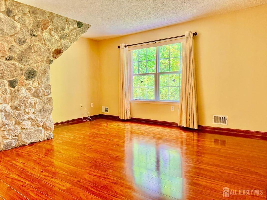 191 Prestwick Way - Photo 5 of 20