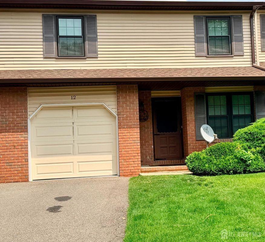12 Dogwood Dr