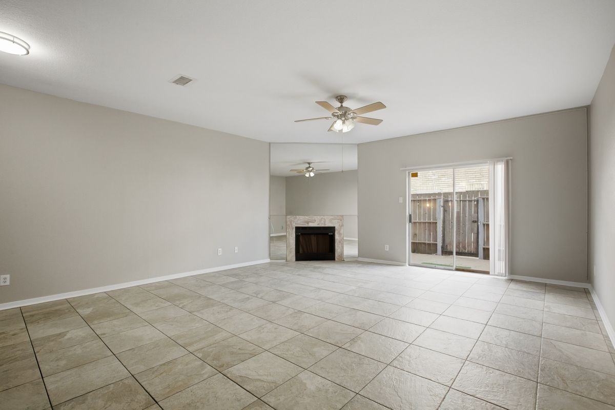 7719 Cambridge St - Photo 5 of 12