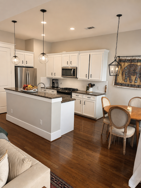 1044 W 25th St - Photo 4 of 24