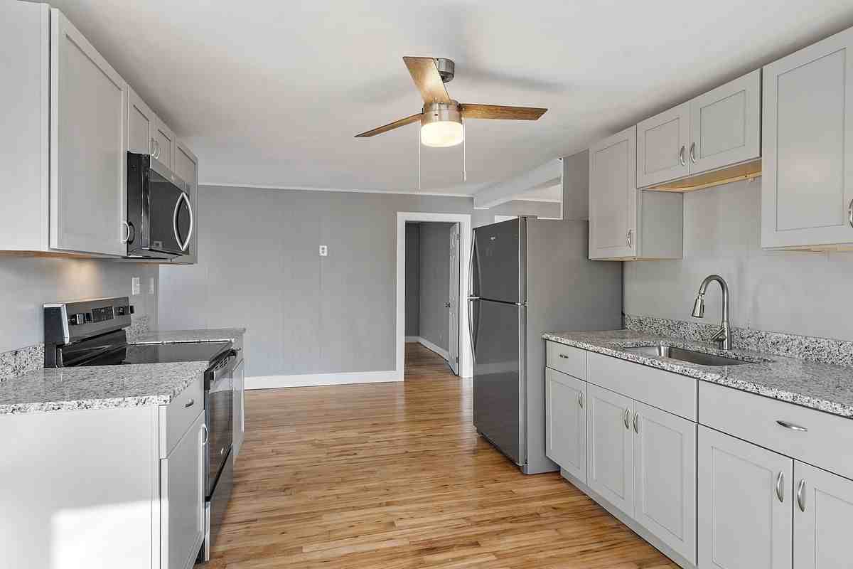 6 Cherry St ##B - Photo 3 of 19