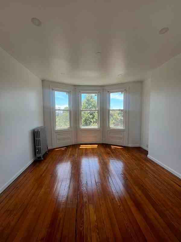 2215 Bruckner Blvd - Photo 4 of 7