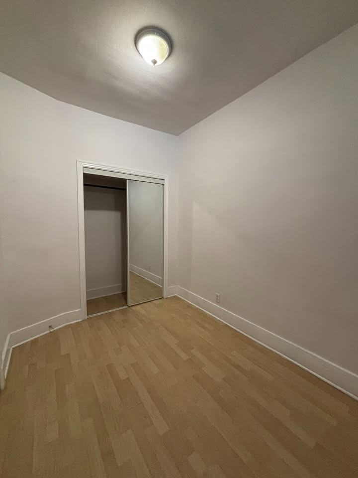 2189 Rue Denonville - Photo 5 of 9