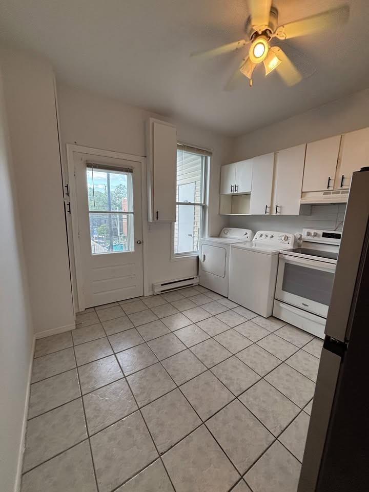 2189 Rue Denonville - Photo 3 of 9