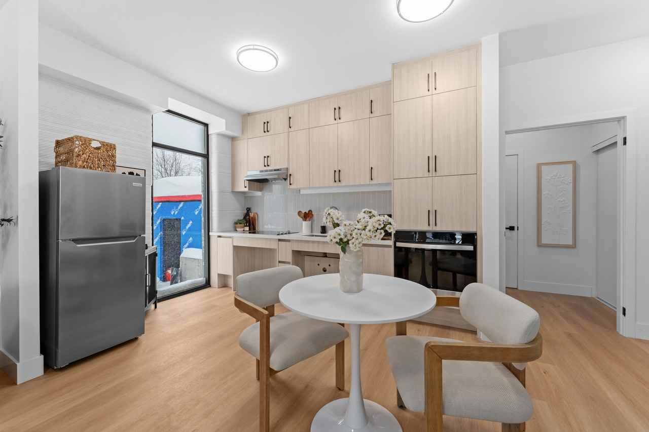 425 FOURTH Street - Photo 7 of 26
