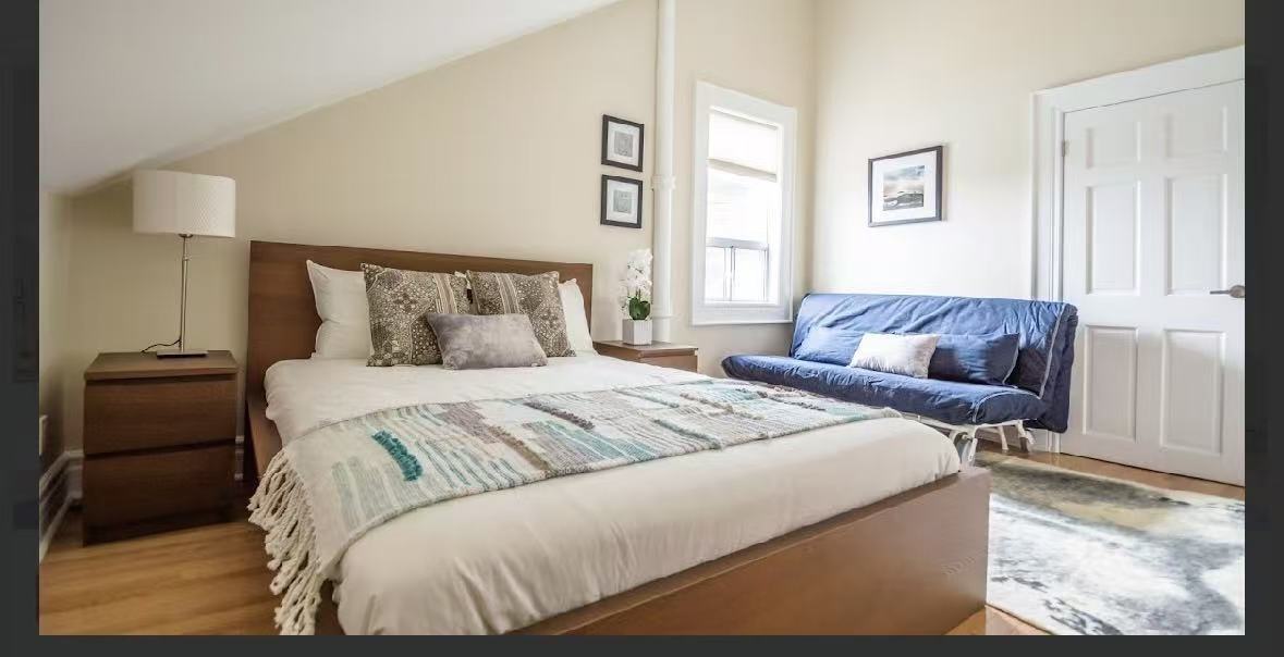 Bathurst St & Harbord St #3rd - Photo 7 of 10
