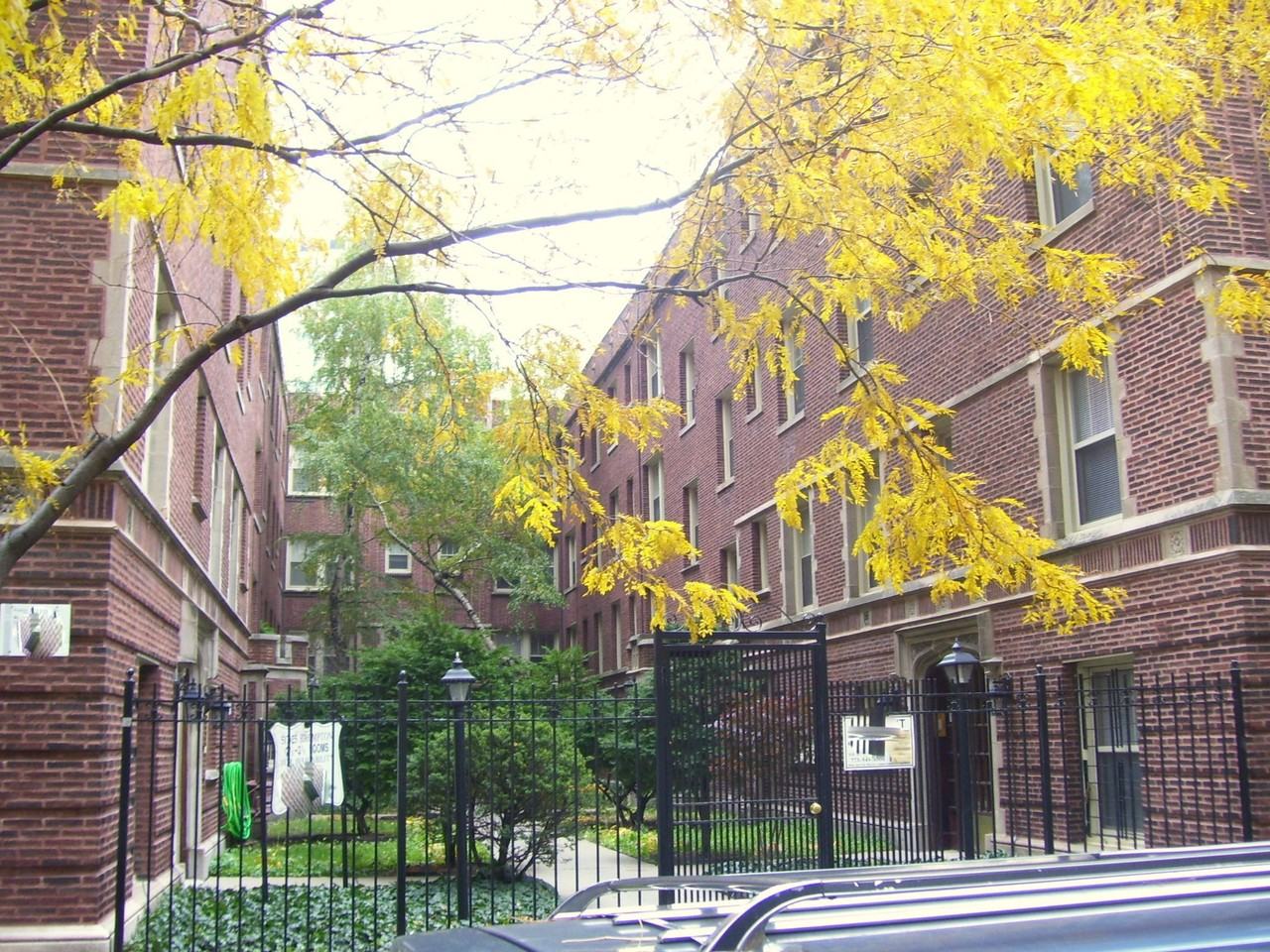 W Brompton Ave & N Lake Shore Dr - Photo 3 of 11