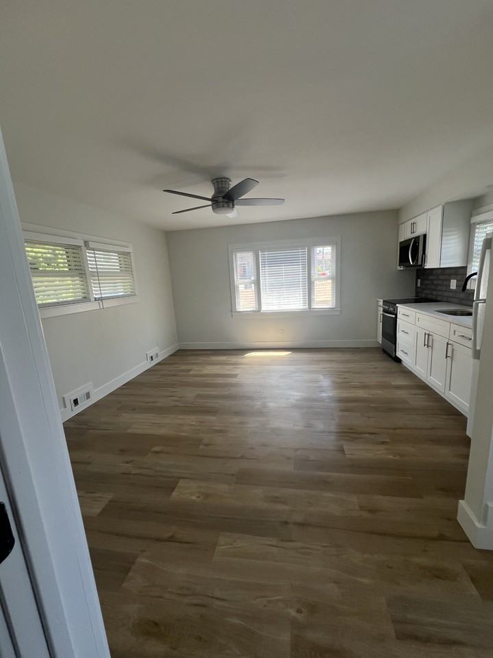 35 Delaware Ave - Photo 2 of 11