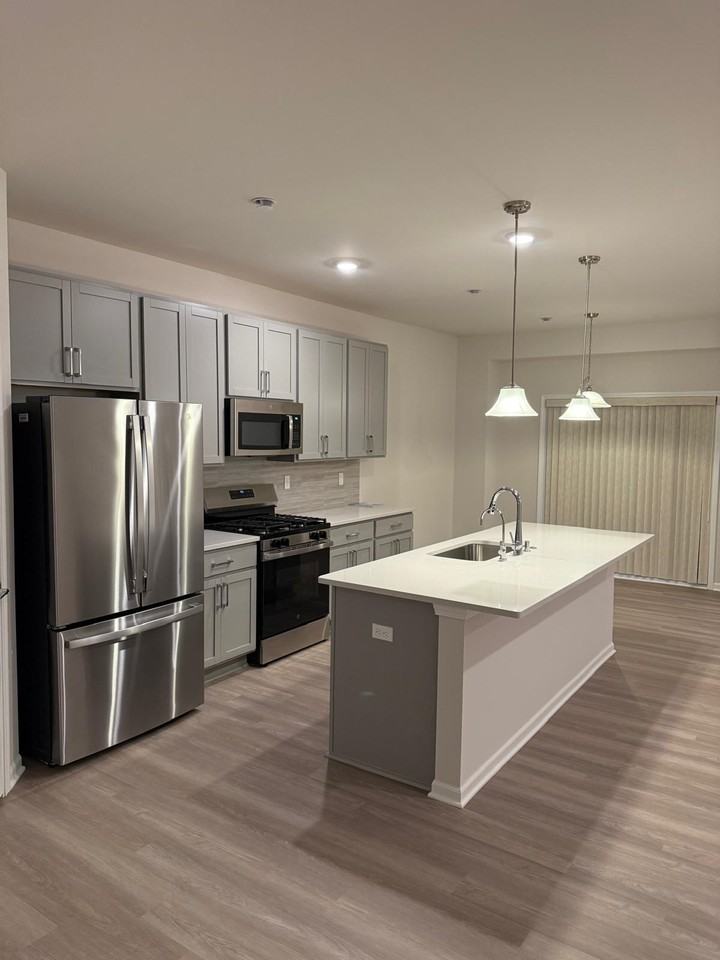 1603 Salt Springs Dr #1680 - Photo 5 of 40