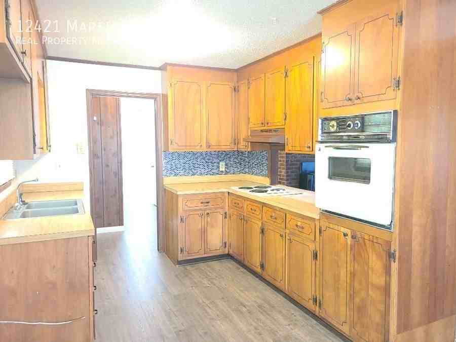 12421 Marsh Field Dr - Photo 5 of 13
