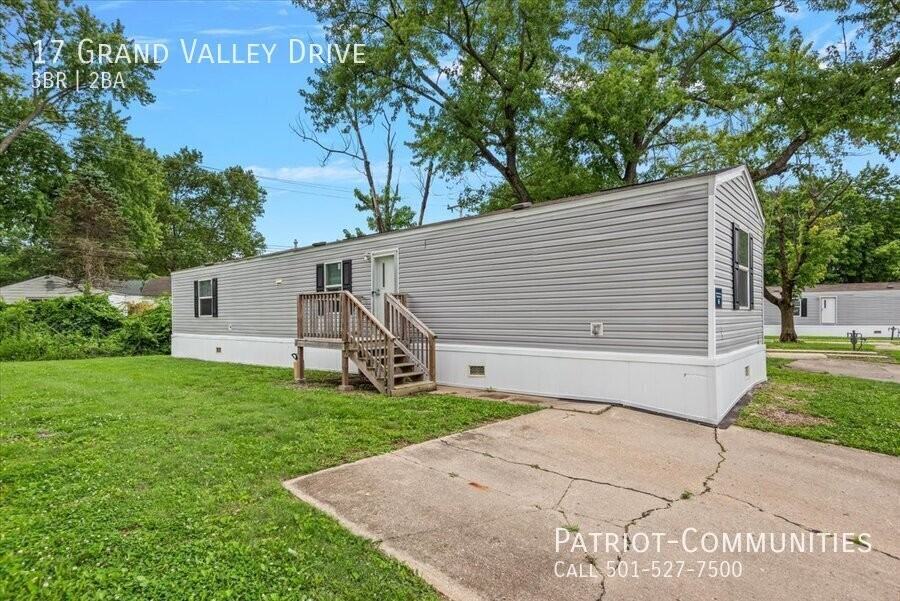 17 Grand Valley Dr - Photo 2 of 20