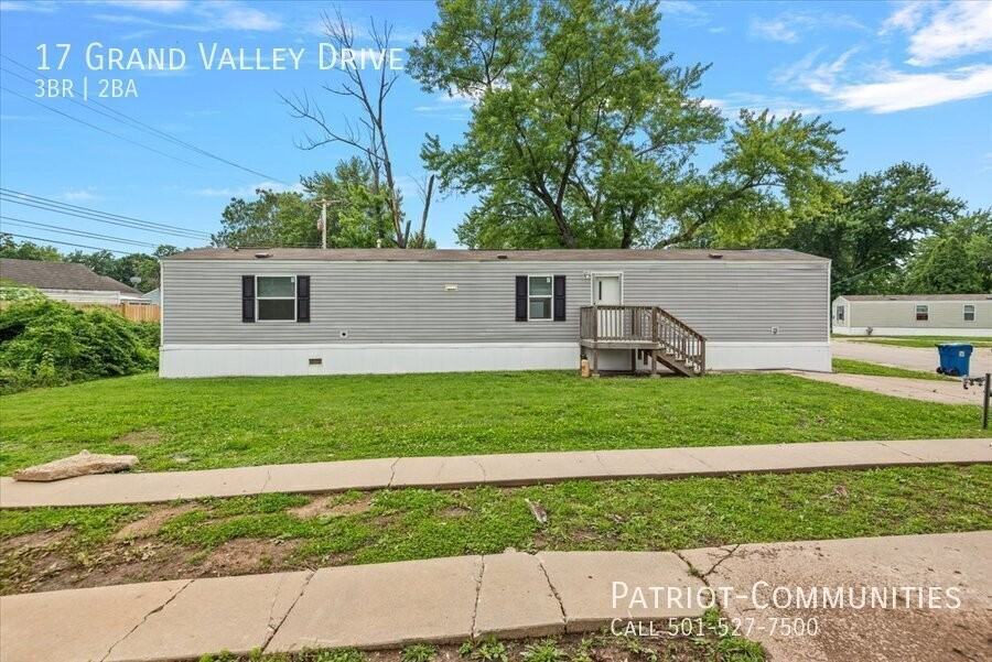 17 Grand Valley Dr - Photo 3 of 20