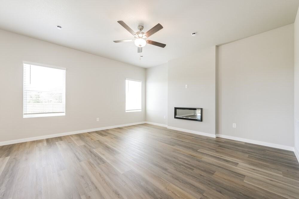 2170 Christina St - Photo 4 of 20