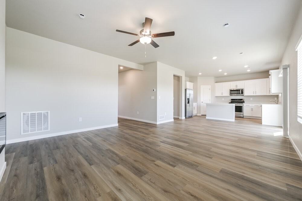 2170 Christina St - Photo 5 of 20