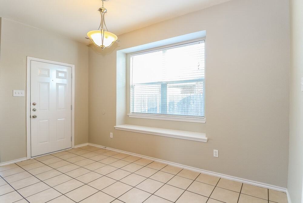7905 Raton Ridge Ln - Photo 4 of 17