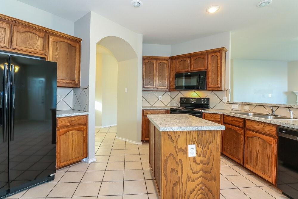 7905 Raton Ridge Ln - Photo 5 of 17