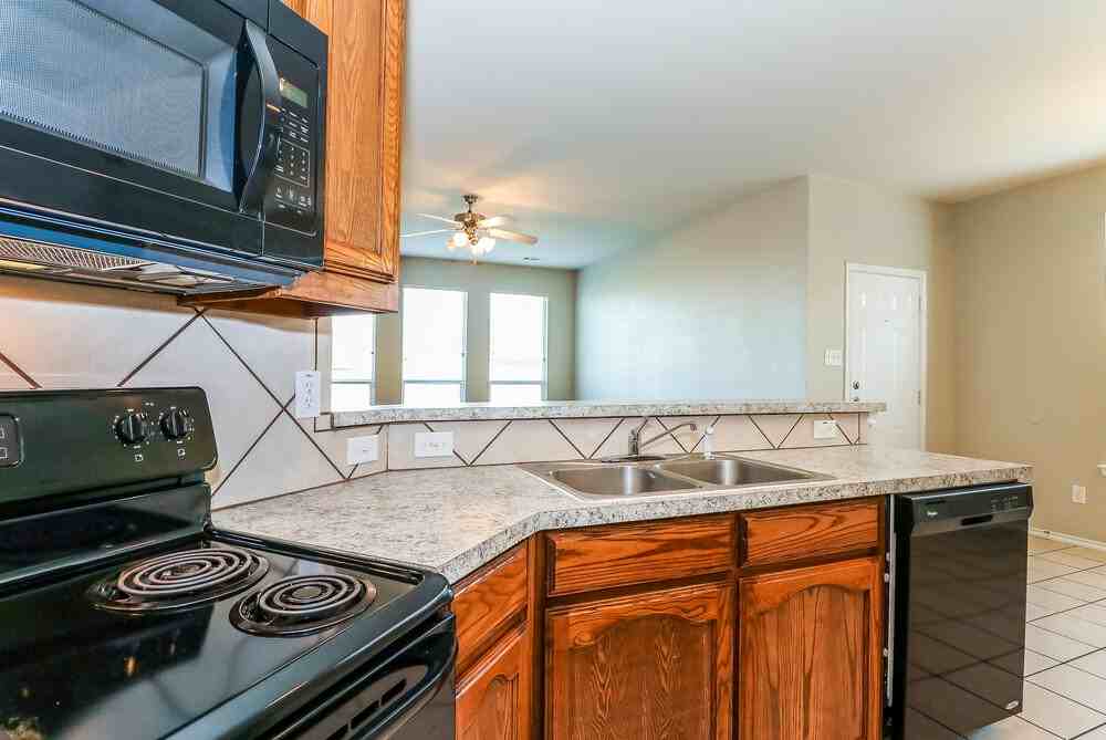 7905 Raton Ridge Ln - Photo 6 of 17