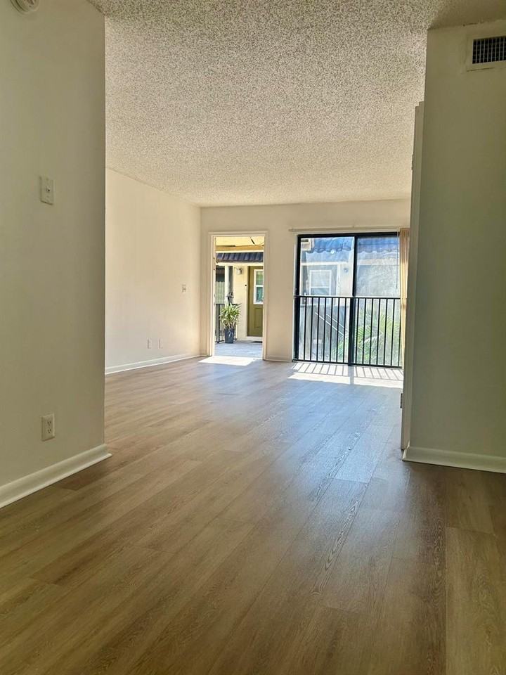 11606 Royal Palm Boulevard #11606 - Photo 2 of 7