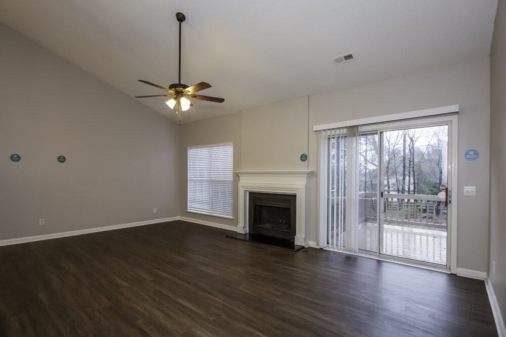 13201 Peacock Ln - Photo 3 of 16