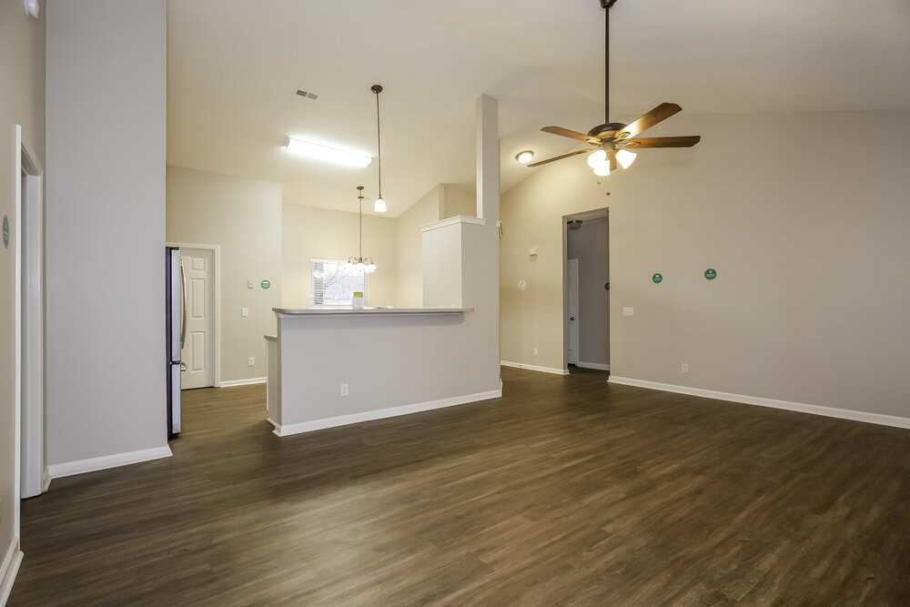 13201 Peacock Ln - Photo 5 of 16