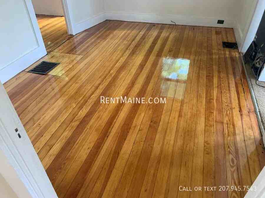131 S Main St - Photo 5 of 30