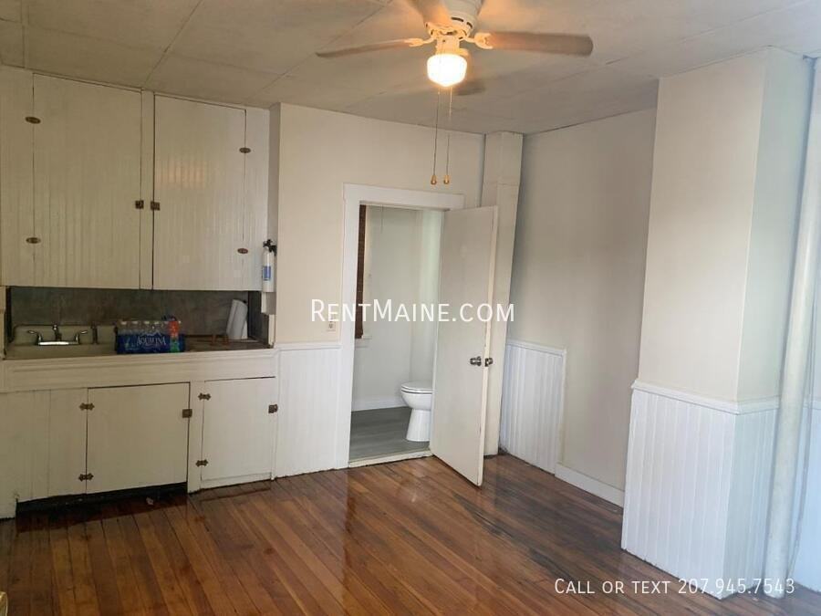 131 S Main St - Photo 2 of 30