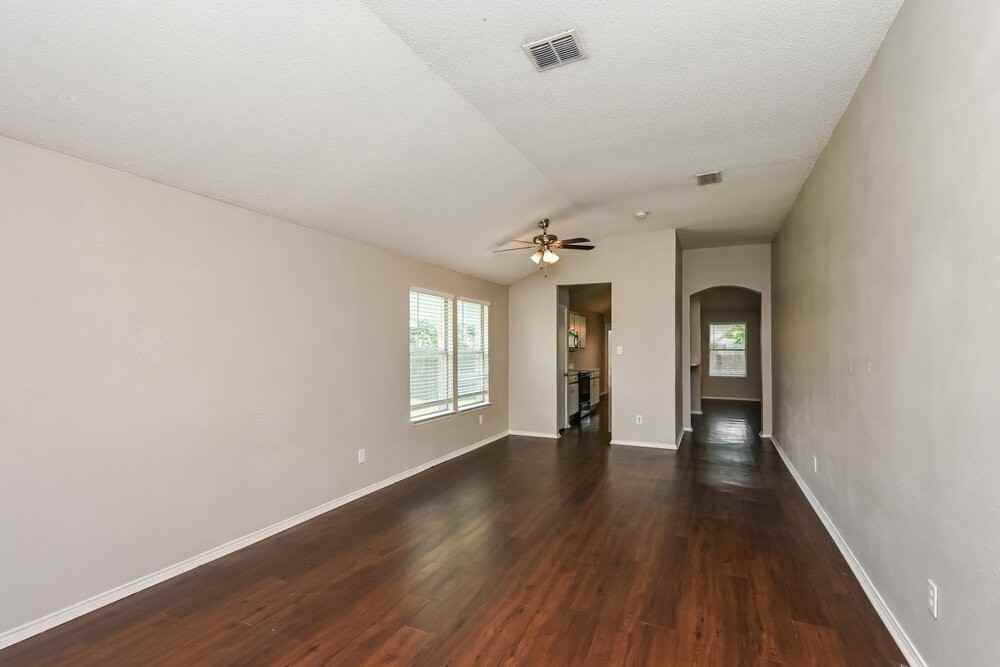 317 Taylor St - Photo 6 of 16