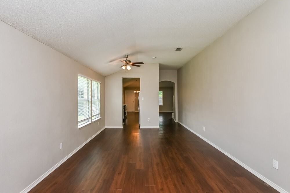 317 Taylor St - Photo 7 of 16