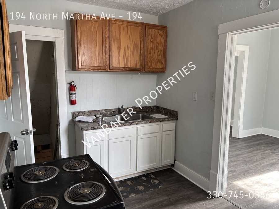 194 N Martha Ave #194 - Photo 2 of 9