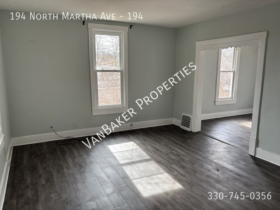 194 N Martha Ave #194 - Photo 3 of 9
