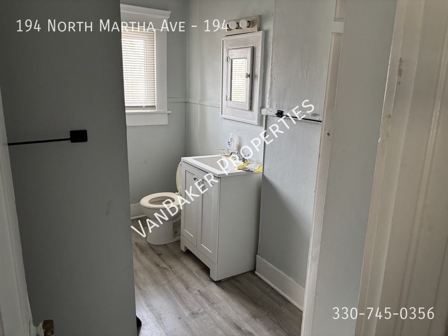 194 N Martha Ave #194 - Photo 7 of 9