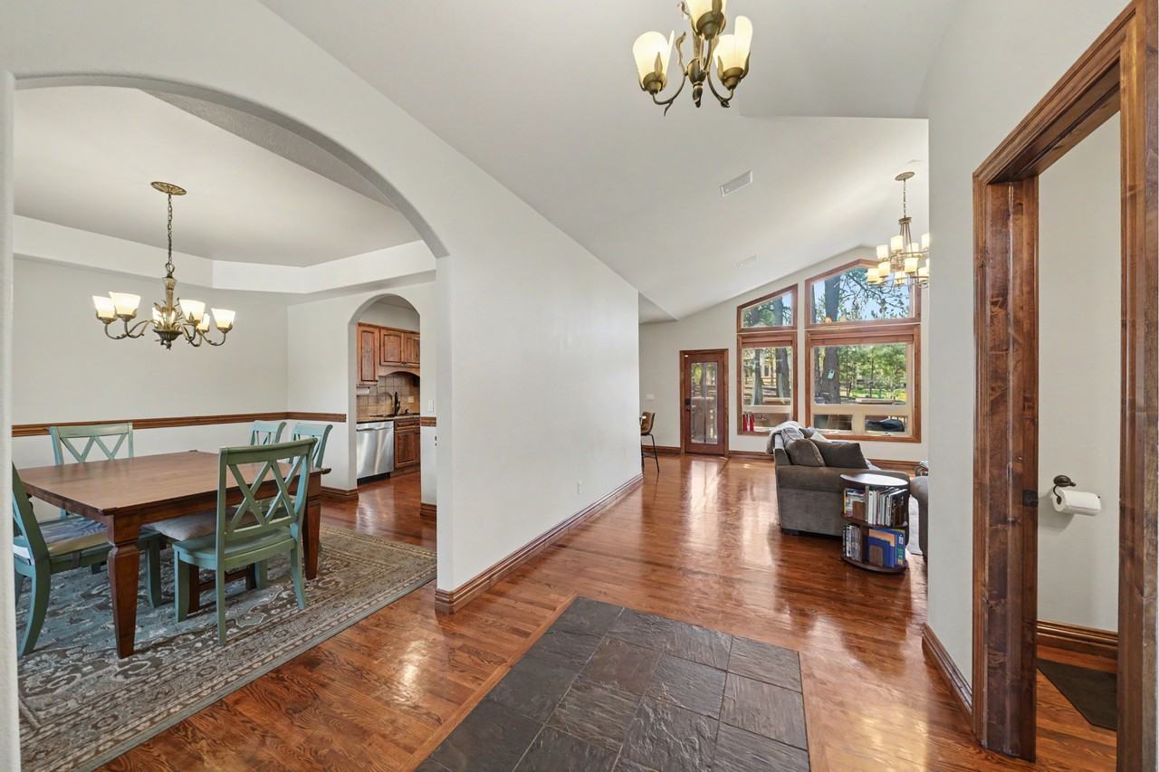 18145 Bakers Farm Rd - Photo 6 of 43
