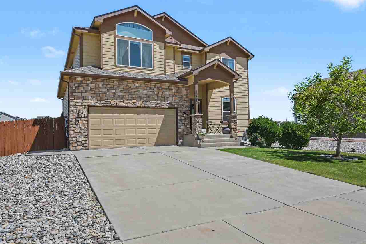 10592 Abrams Dr - Photo 2 of 36