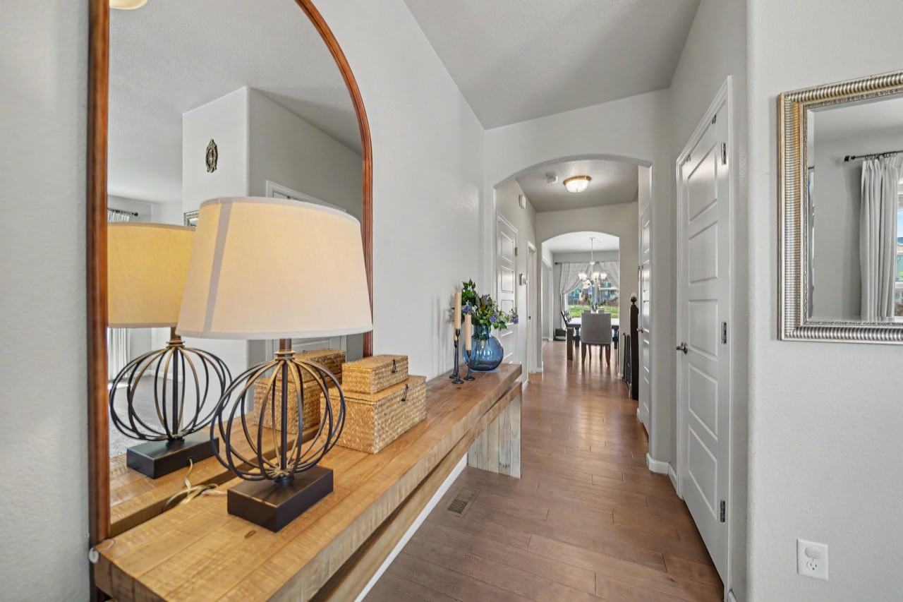 10592 Abrams Dr - Photo 4 of 36