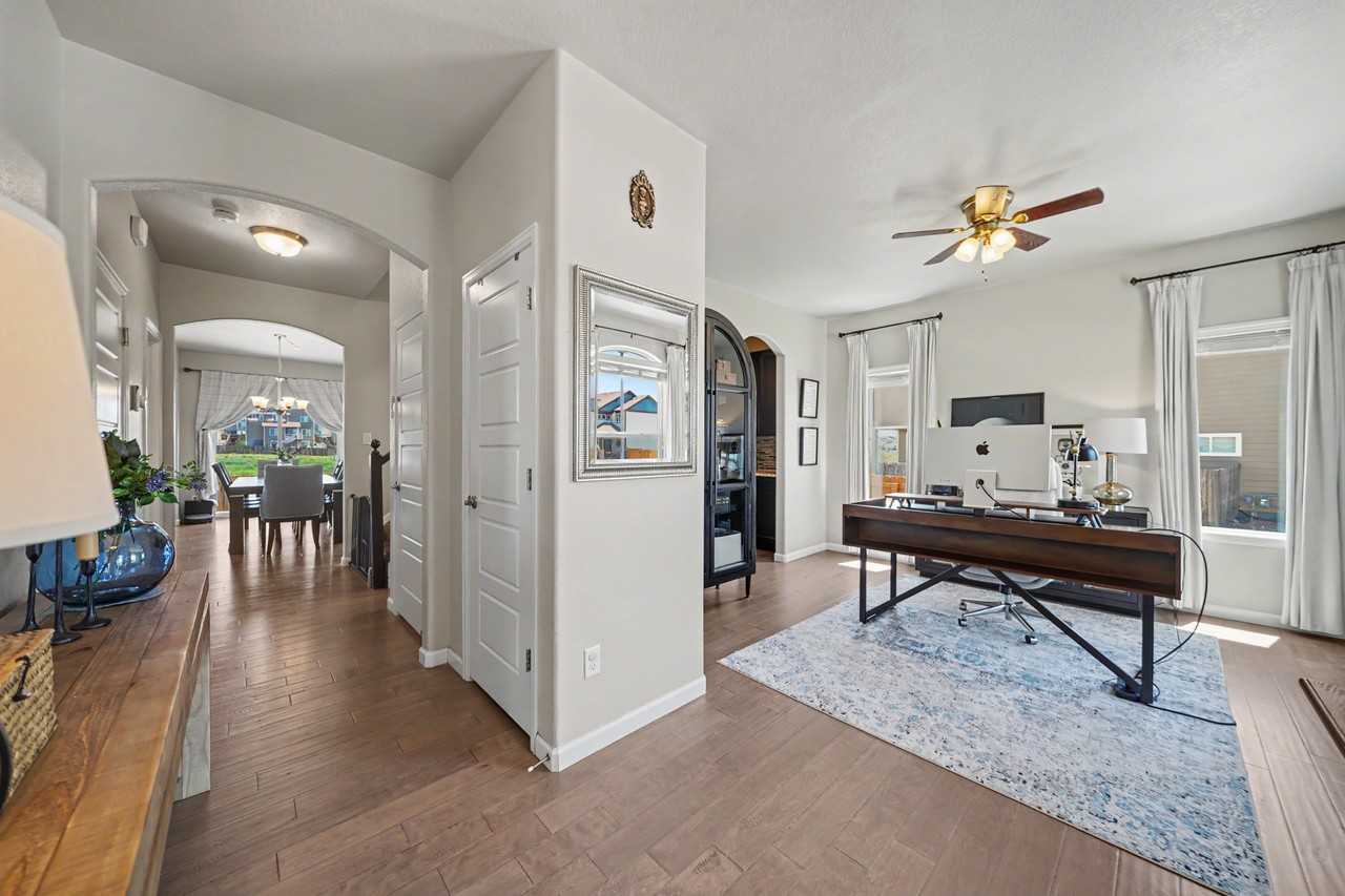 10592 Abrams Dr - Photo 5 of 36