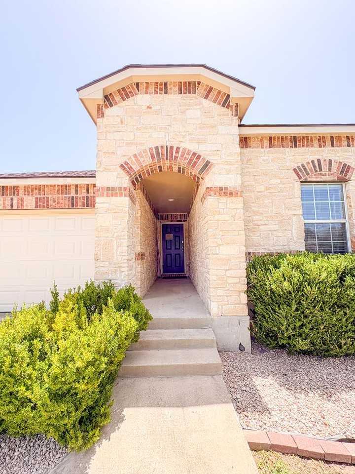 1313 Daffodil Dr - Photo 2 of 2