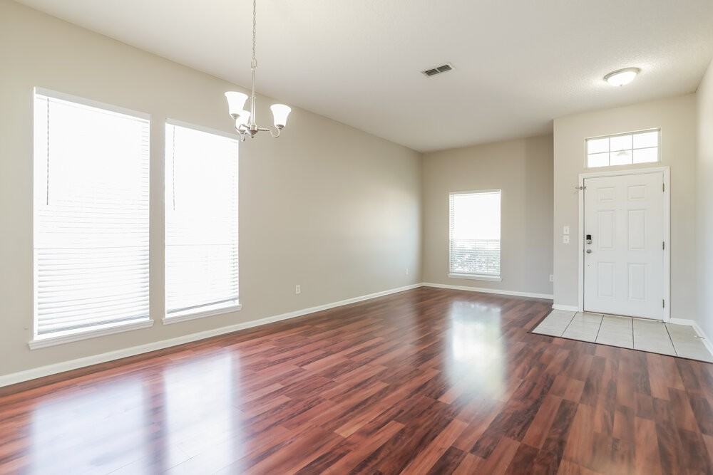 9446 Maidstone Mill Dr E - Photo 5 of 16