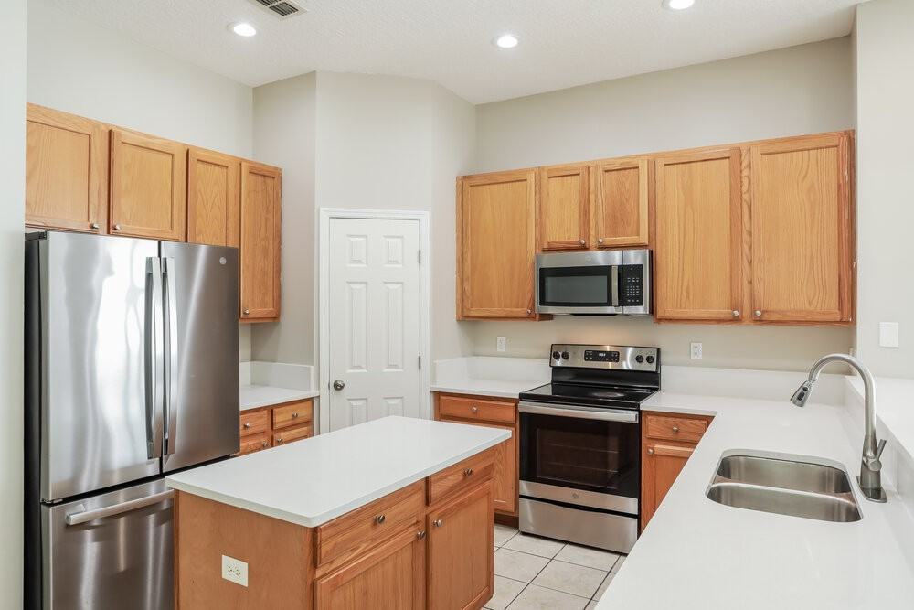 9446 Maidstone Mill Dr E - Photo 6 of 16