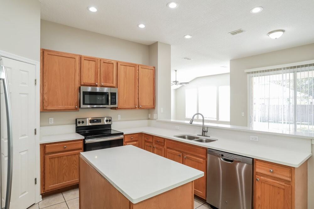 9446 Maidstone Mill Dr E - Photo 7 of 16