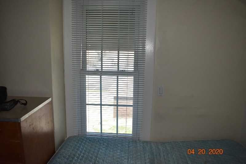 533 Elizabeth St - Photo 3 of 4