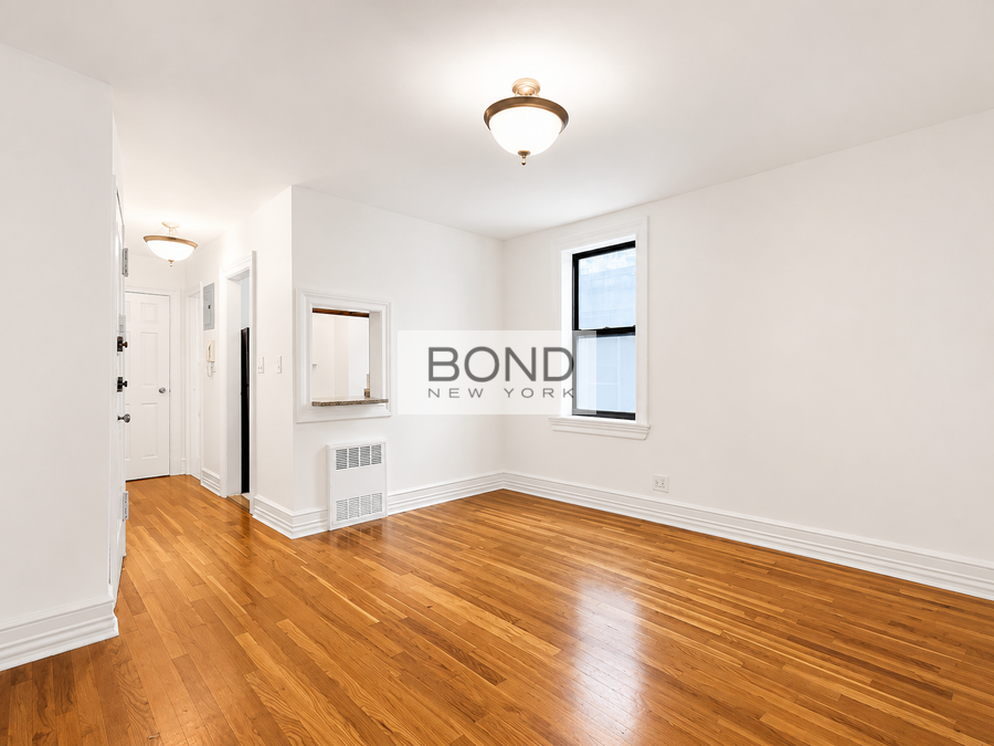 338 E 70th St #B - Photo 2 of 9