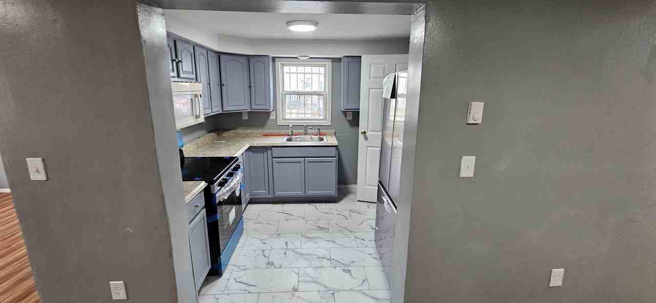 12 N 11th St - Photo 3 of 19