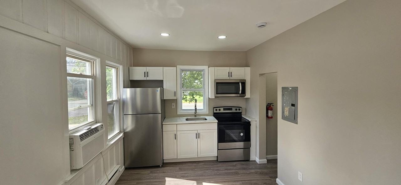 308 Pennington Ave #B - Photo 2 of 13