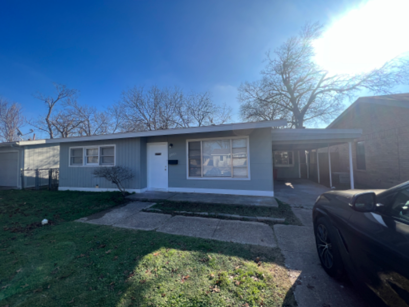 2951 Moffett Ave - Photo 2 of 15