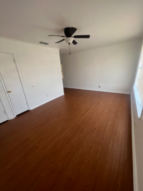 2951 Moffett Ave - Photo 4 of 15