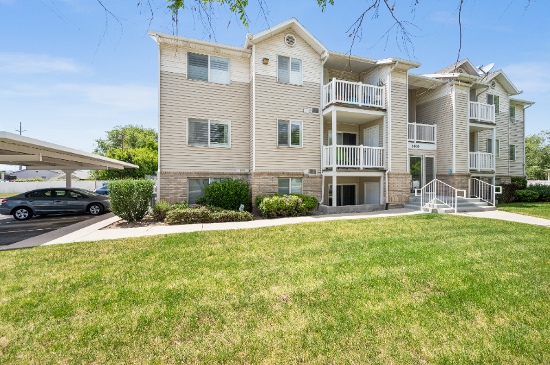 3860 S Mccall St #3C - Photo 2 of 26