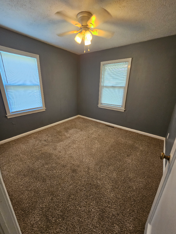 433 E Cloud St - Photo 7 of 18