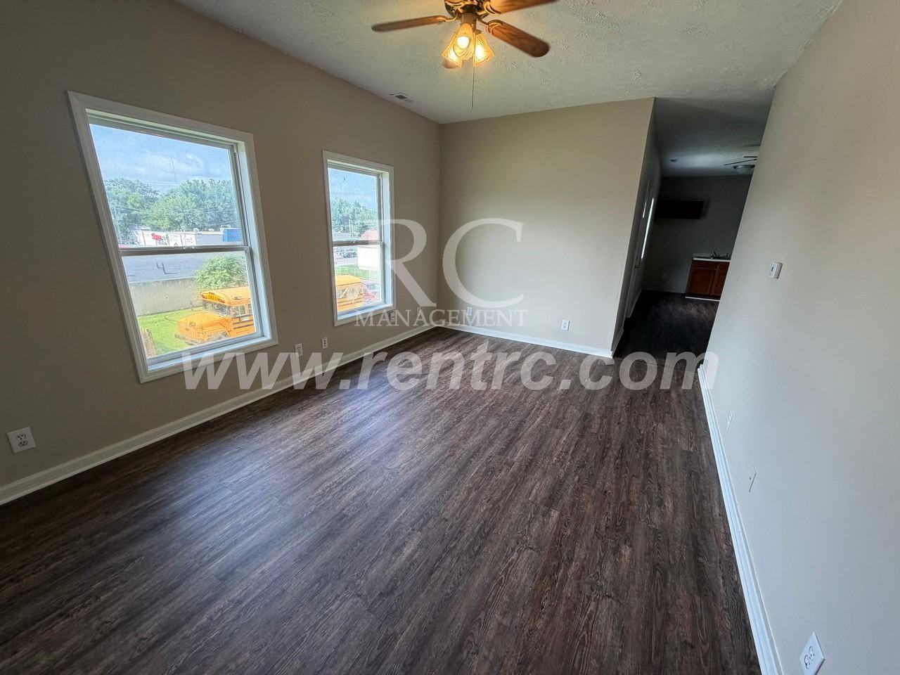 604 N Main St Apt D - Photo 6 of 11